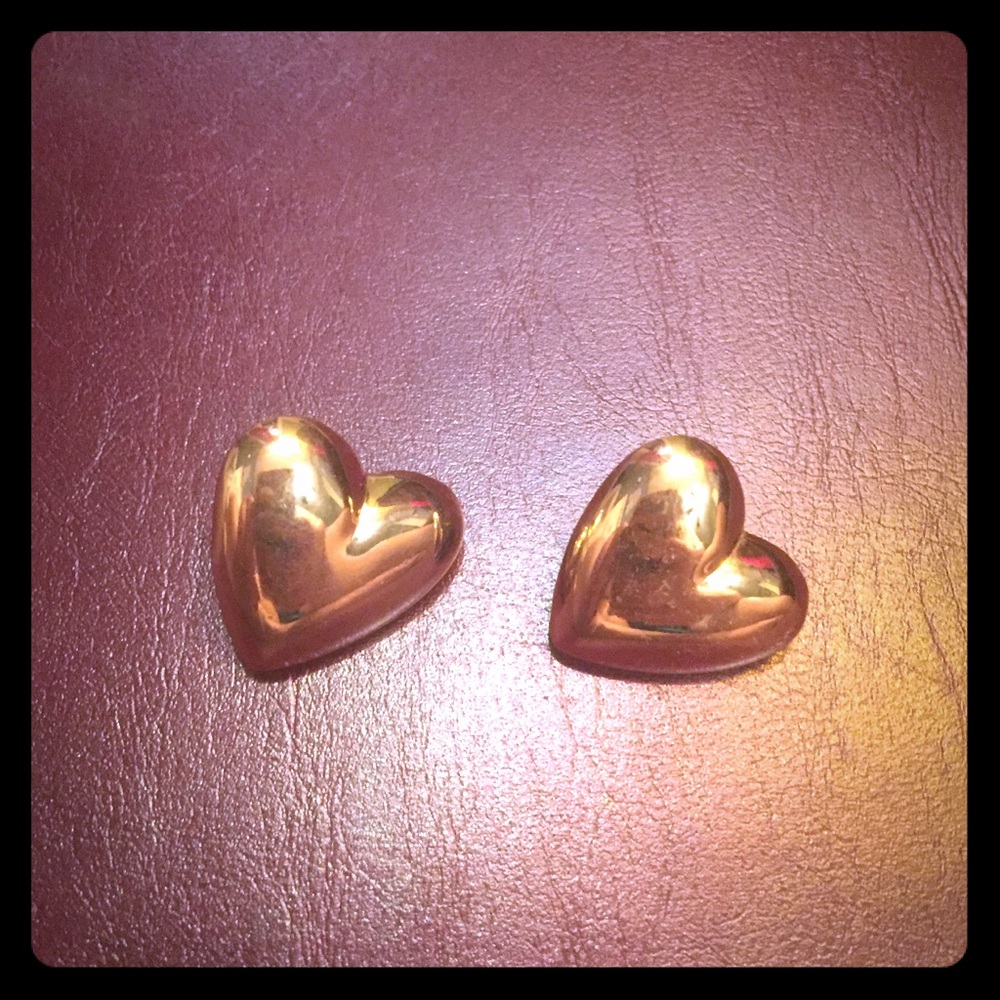 Cute heart earrings💛